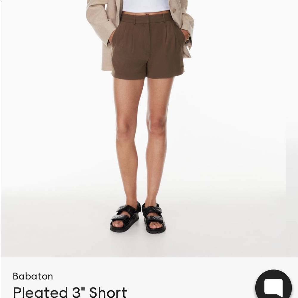 NWT aritzia pleaded short 3” in taupe